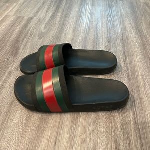 MOVING NEED GONE - Gucci Slides